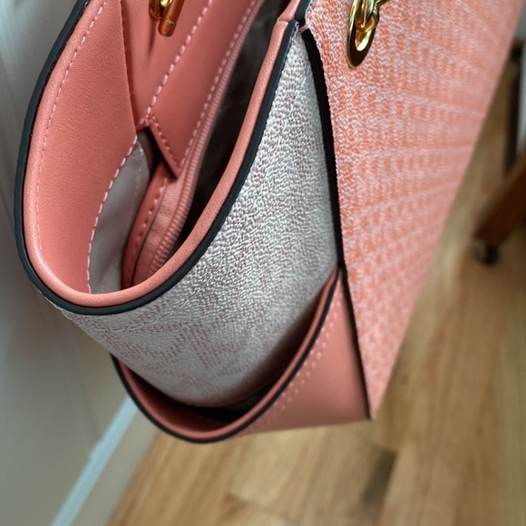 Women’s Michael Kors Bag - Picture 4 of 5